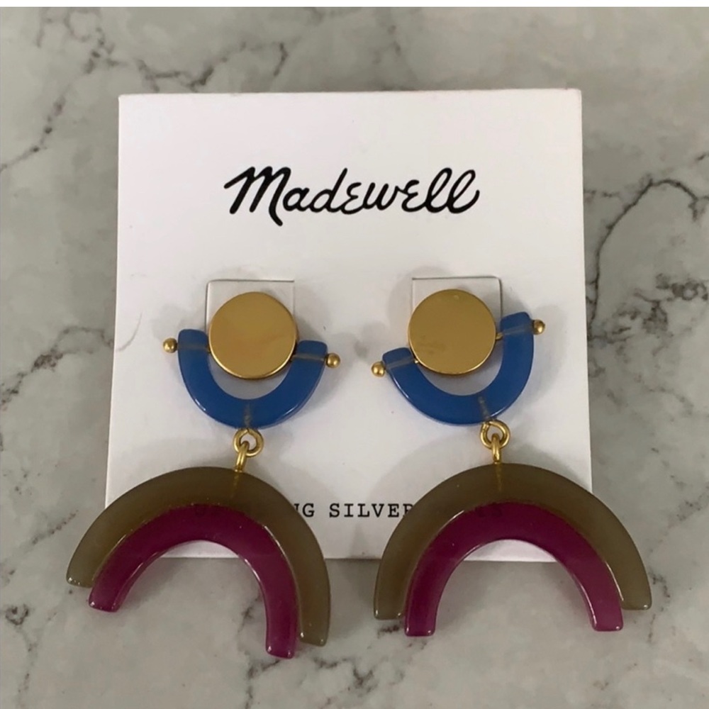 Madewell NWT  shapes resin gold earrings new never worn.